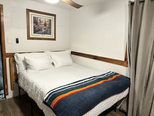 Imagen de la habitación del Lodge Three Pines Cabins. Foto 20