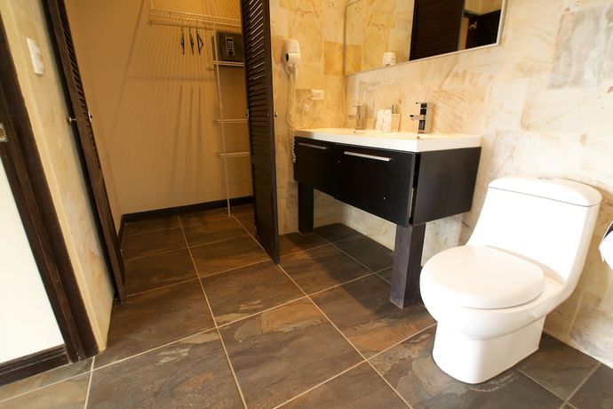 Imagen de la habitación del Lodge Tiki Villas Rainforest. Foto 3