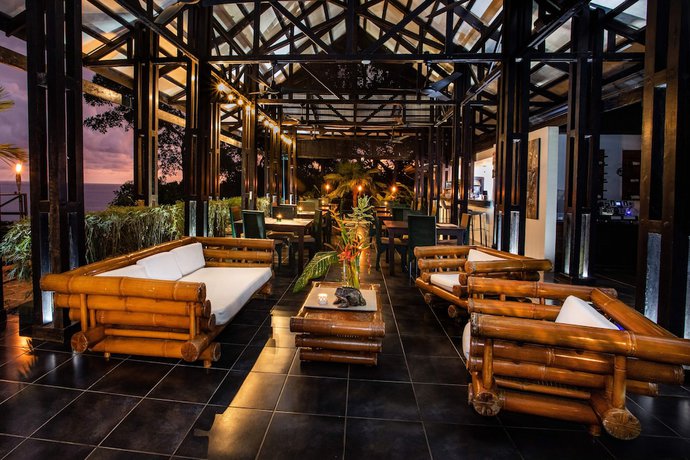 Imagen de los interiores del Lodge Tiki Villas Rainforest. Foto 18