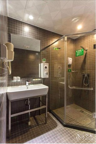 Imagen de la habitación del Motel 168 Dalian Jiefang Plaza. Foto 6
