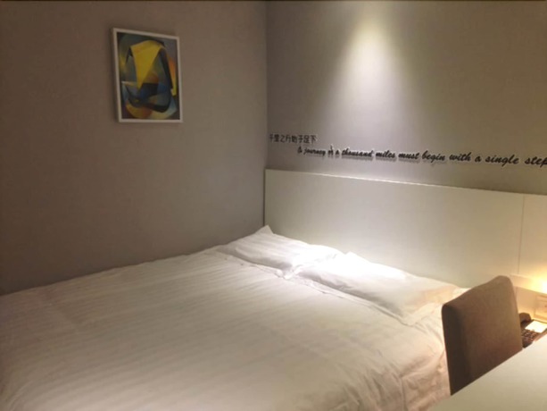 Imagen de la habitación del Motel 168 Dalian Jiefang Plaza. Foto 14