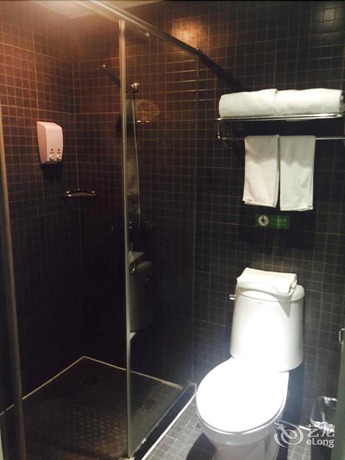 Imagen de los interiores del Motel 168 Jinan Shanda Road. Foto 17