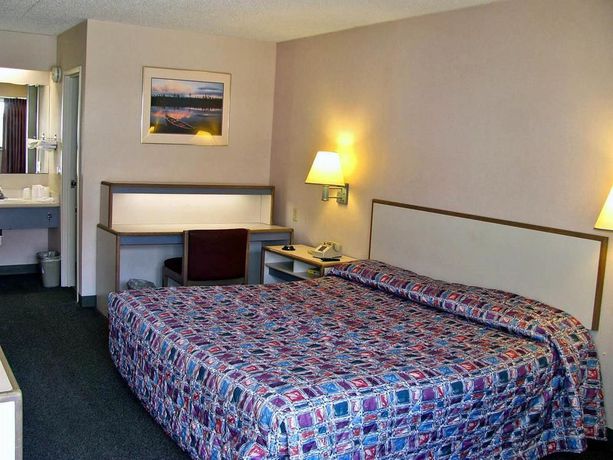 Imagen de la habitación del Motel 6 Akron. Foto 5