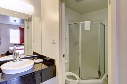 Imagen de la habitación del Motel 6 Amherst, Oh - Cleveland West - Lorain. Foto 4
