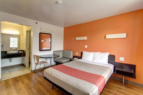 Imagen de la habitación del Motel 6 Amherst, Oh - Cleveland West - Lorain. Foto 11