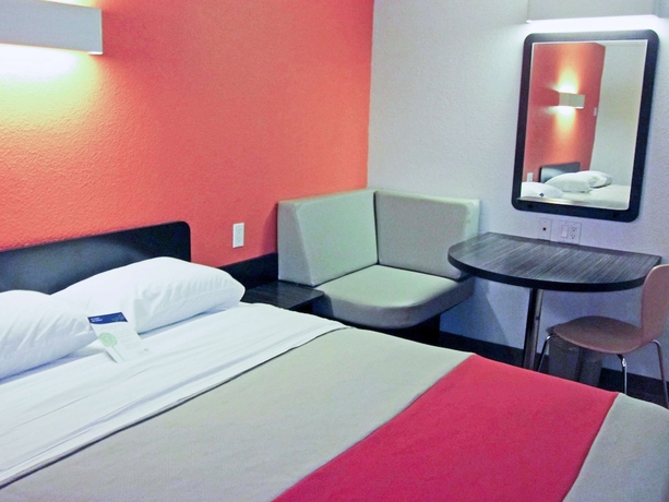 Imagen de la habitación del Motel 6 Anaheim, Ca. Foto 8