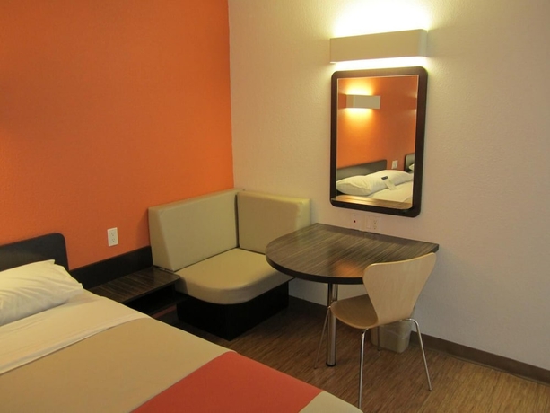 Imagen de la habitación del Motel 6 Anaheim, Ca. Foto 10