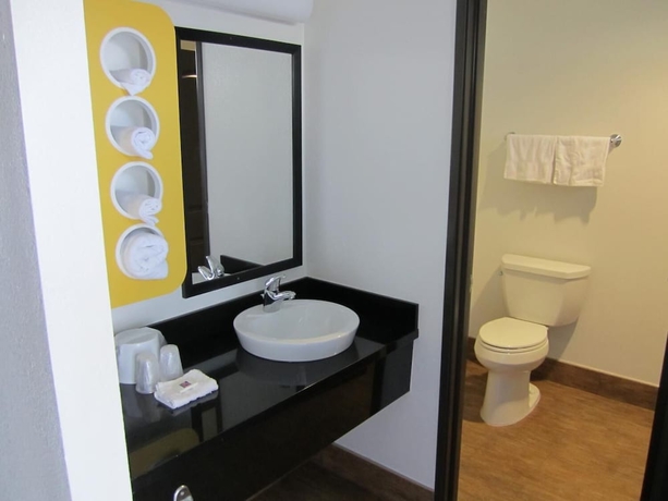 Imagen de la habitación del Motel 6 Anaheim, Ca. Foto 14