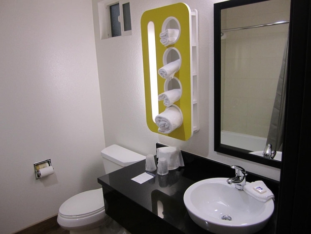 Imagen de la habitación del Motel 6 Anaheim, Ca. Foto 15