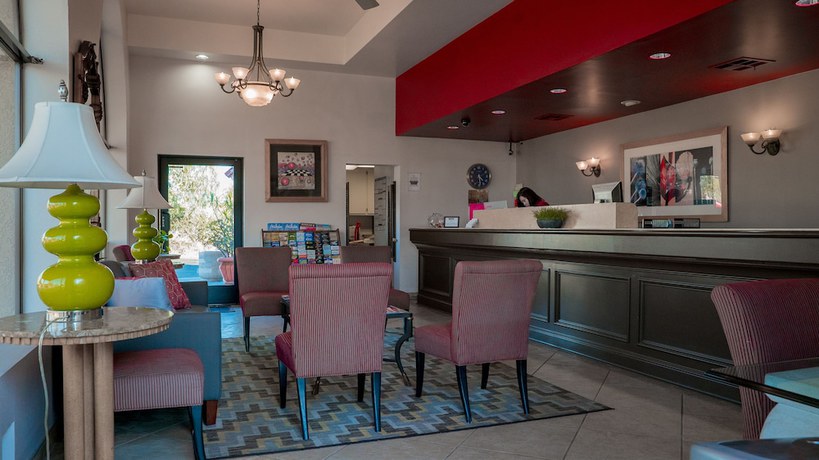 Imagen de los interiores del Motel 6 Anaheim Hills. Foto 11