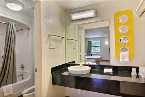 Imagen de la habitación del Motel 6 Austin, Tx - Central Downtown Ut. Foto 5