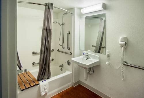 Imagen de la habitación del Motel 6 Binghamton. Foto 2