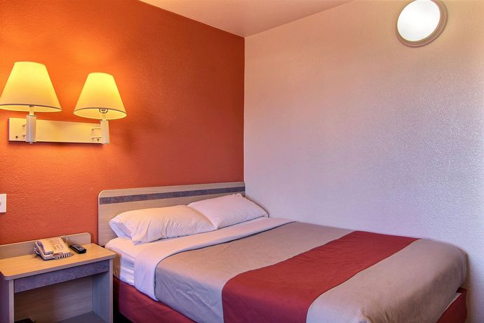 Imagen de la habitación del Motel 6 Bismarck, Nd. Foto 6
