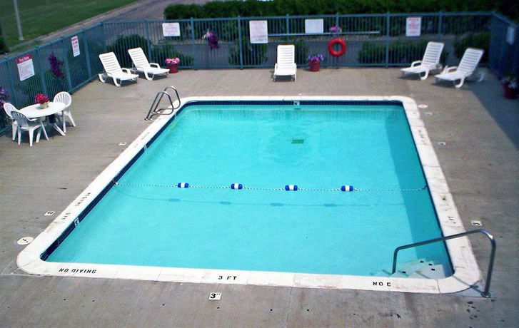 Imagen de la piscina del Motel 6 Bismarck, Nd. Foto 16