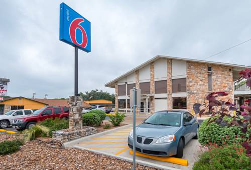 Imagen de la habitación del Motel 6 Boerne, Tx. Foto 2