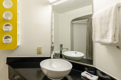Imagen de la habitación del Motel 6 Bristol. Foto 7