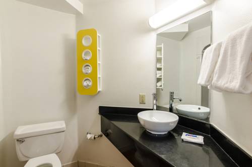 Imagen de la habitación del Motel 6 Bristol. Foto 11