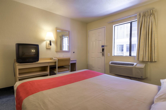 Imagen de la habitación del Motel 6 Buena Park, Ca - Knotts Berry Farm - Disneyland. Foto 8