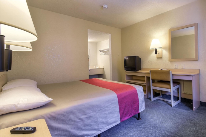 Imagen de la habitación del Motel 6 Buena Park, Ca - Knotts Berry Farm - Disneyland. Foto 9