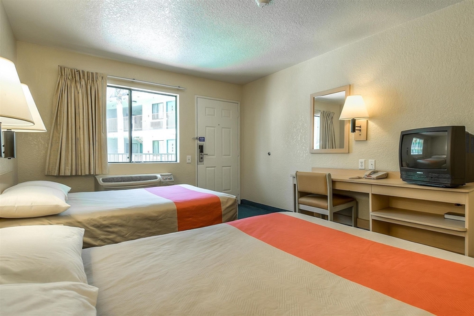 Imagen de la habitación del Motel 6 Buena Park, Ca - Knotts Berry Farm - Disneyland. Foto 10