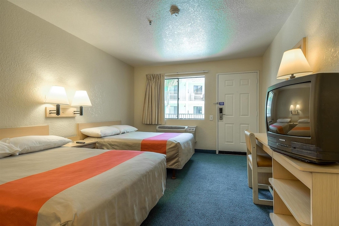 Imagen de la habitación del Motel 6 Buena Park, Ca - Knotts Berry Farm - Disneyland. Foto 11