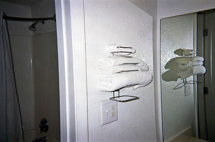 Imagen de la habitación del Motel 6 Burlington Nc. Foto 7