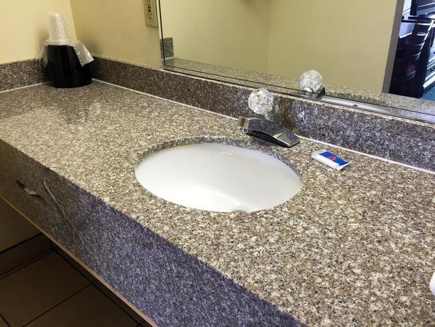 Imagen de la habitación del Motel 6 Calera. Foto 6