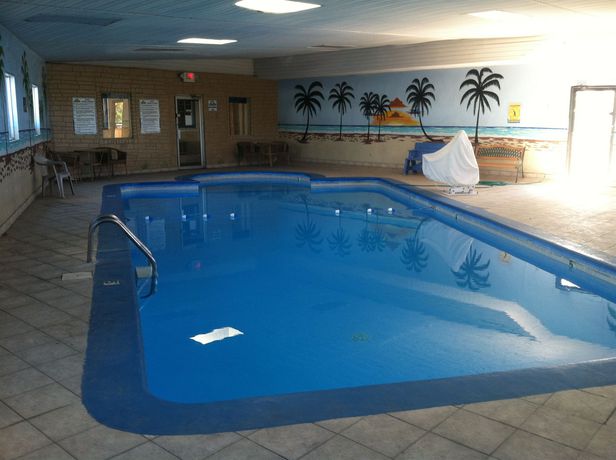 Imagen de los exteriores del Motel 6 Calera. Foto 13