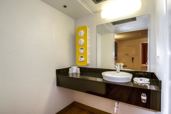 Imagen de la habitación del Motel 6 Carlsbad, Ca Beach. Foto 4