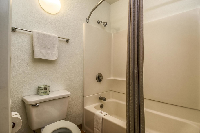 Imagen de la habitación del Motel 6 Carlsbad, Ca Beach. Foto 5