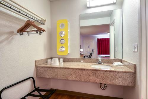 Imagen de la habitación del Motel 6 Carlsbad, Ca - East. Foto 9