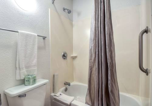 Imagen de la habitación del Motel 6 Carlsbad, Ca - East. Foto 14