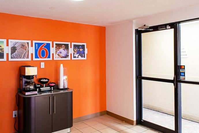 Imagen de los interiores del Motel 6 Cincinnati, OH. Foto 10