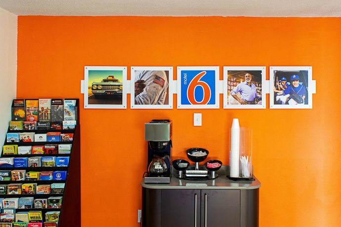 Imagen de los interiores del Motel 6 Cincinnati, OH. Foto 11