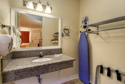 Imagen de la habitación del Motel 6 Claremont, Ca. Foto 4