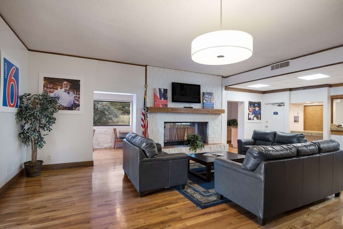 Imagen de los interiores del Motel 6 Colorado Springs, Co - Air Force Academy. Foto 13