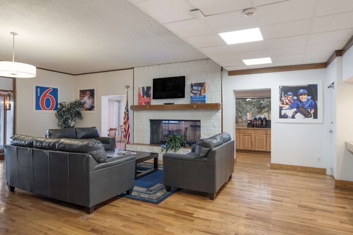 Imagen de los interiores del Motel 6 Colorado Springs, Co - Air Force Academy. Foto 17