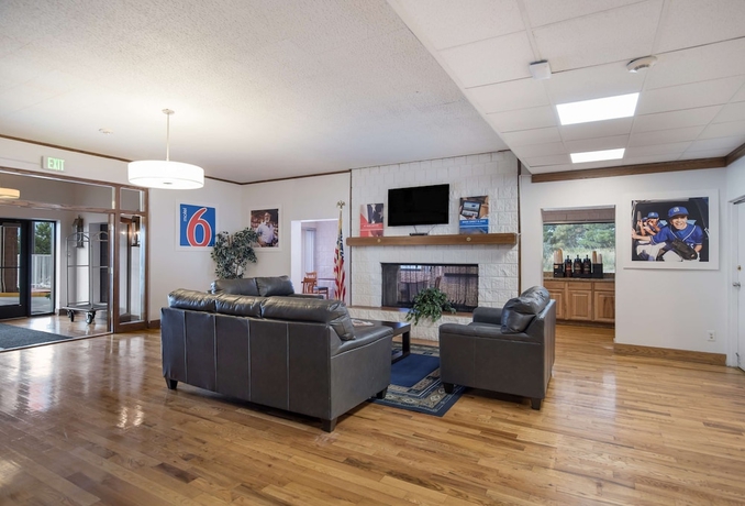 Imagen de los interiores del Motel 6 Colorado Springs, Co - Air Force Academy. Foto 18