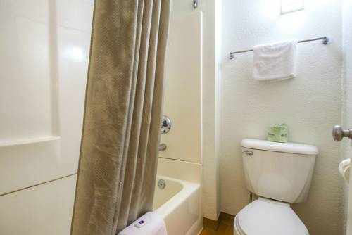 Imagen de la habitación del Motel 6 Costa Mesa, Ca. Foto 4