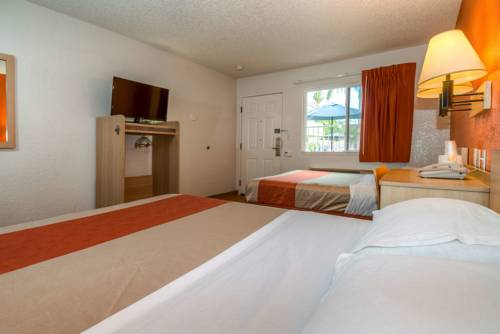 Imagen de la habitación del Motel 6 Costa Mesa, Ca. Foto 7