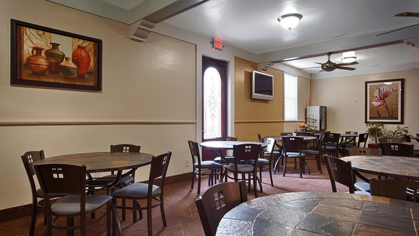 Imagen del bar/restaurante del Motel 6 Dallas, Tx – Downtown. Foto 4