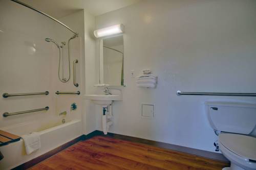 Imagen de la habitación del Motel 6 Dania Beach. Foto 6