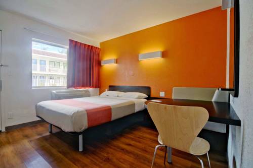 Imagen de la habitación del Motel 6 Dania Beach. Foto 13