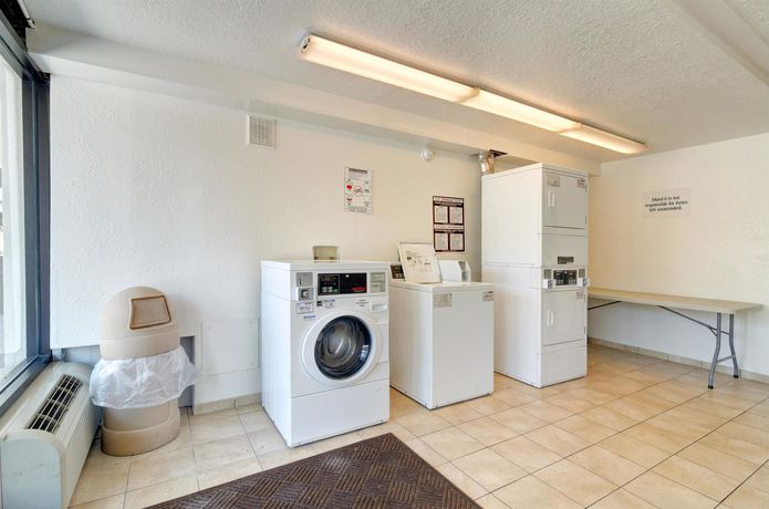 Imagen de los interiores del Motel 6 Destin. Foto 16