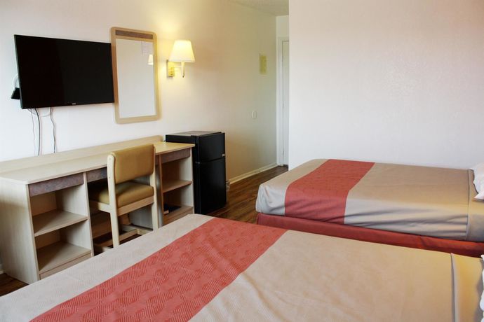 Imagen de la piscina del Motel 6 East Ridge, Tn. Foto 16