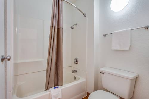 Imagen de la habitación del Motel 6 Fairfield North. Foto 5