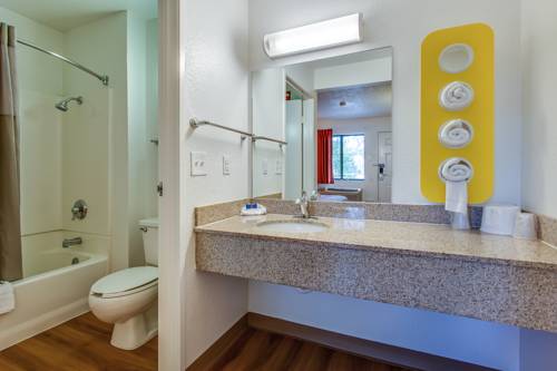 Imagen de la habitación del Motel 6 Fairfield North. Foto 8