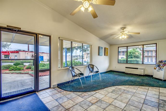Imagen de los interiores del Motel 6 Florence Sc. Foto 10