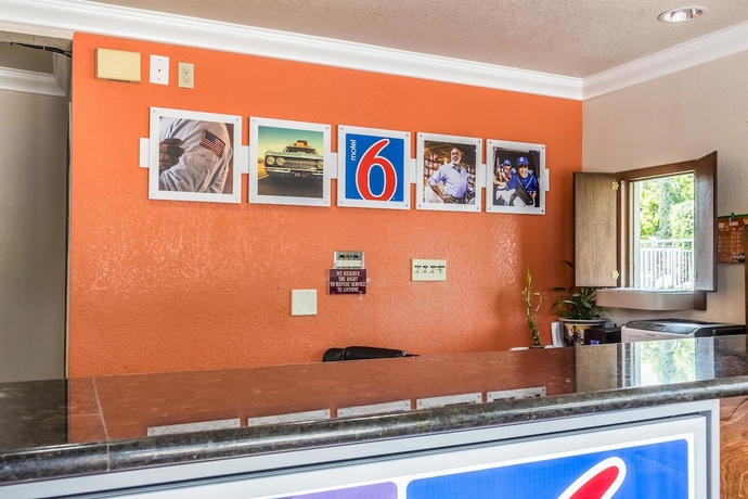 Imagen de los interiores del Motel 6 Fresno, Ca - Belmont Ave. Foto 17