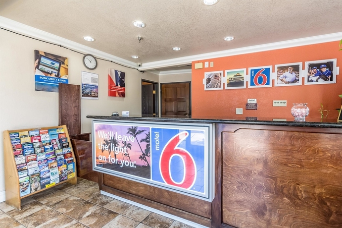 Imagen de los interiores del Motel 6 Fresno, Ca - Belmont Ave. Foto 18